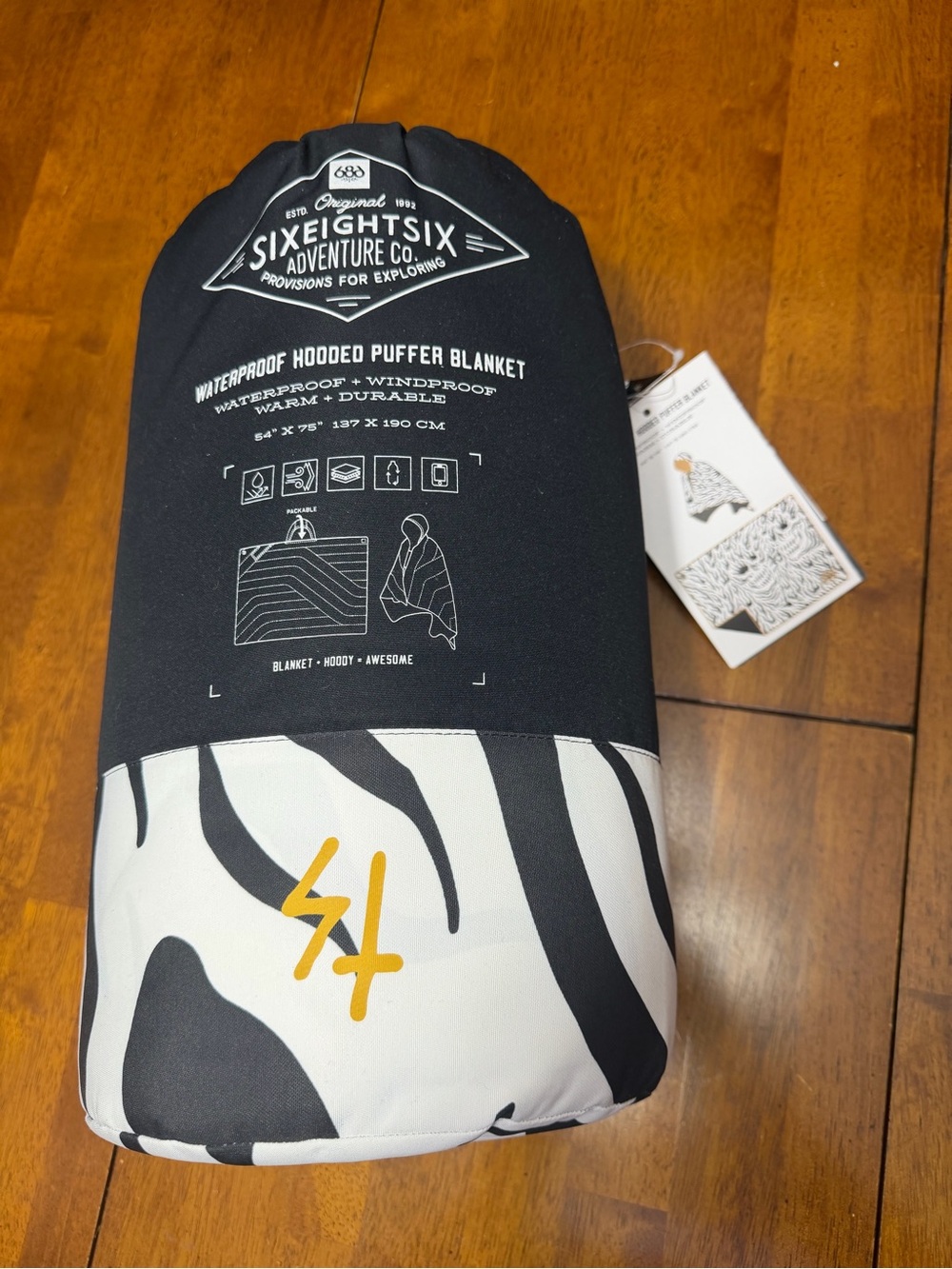 Brand New 686 54” x 75” Waterproof Puffer Camping Blanket Retail $209